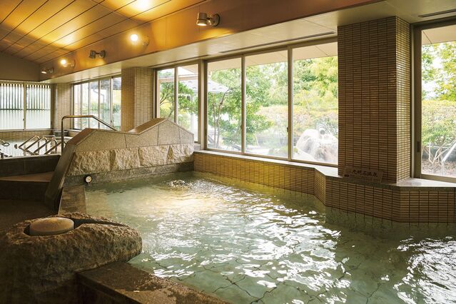 【富山の日帰り温泉】広々とした浴室と多彩な湯船が疲れを癒してくれる『満天の湯 魚津店』