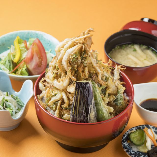 揚げたての絶品天ぷら！　食欲を倍増させる、天丼のお店をご紹介