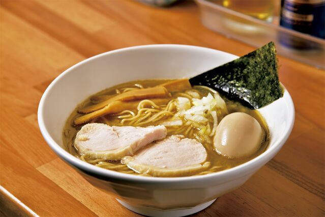 【富山のラーメン】動物と魚介スープの美味な黄金比にうなれる『一鶴』