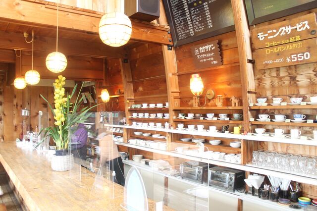 【富山の喫茶店】個性的な外観が目印！魚津市「カナデアンコーヒーハウス」