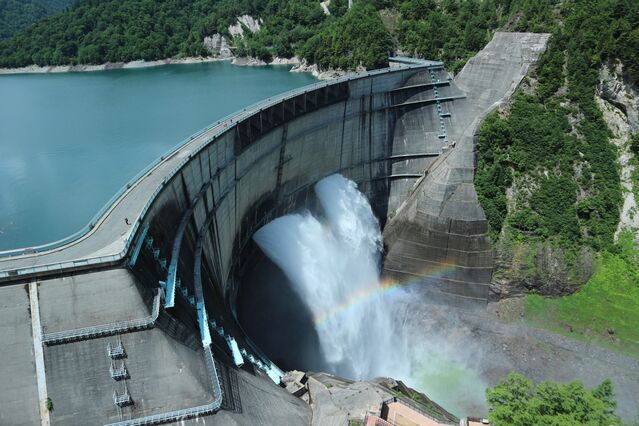 【富山のイベント】黒部ダムで観光放水が始まります