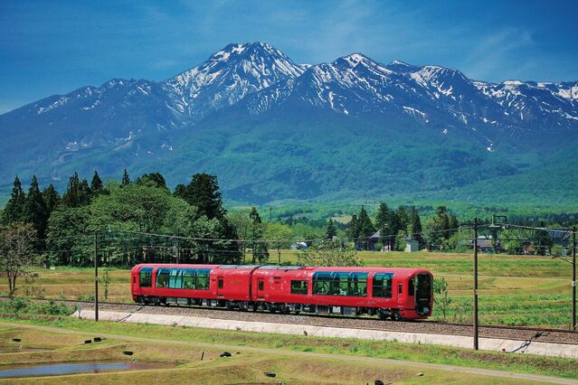【新潟県へ夏旅】観光列車「雪月花」で優雅な車窓の旅