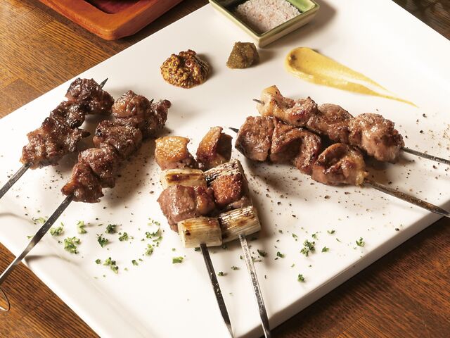 【富山グルメ】炭焼き料理とワインが楽しめる『炭焼きイタリアンバル LEONE』が南砺市にオープン