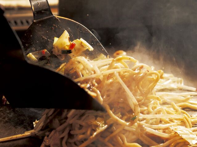 【富山のテッパングルメ】香ばしさ全開！魅惑のアツアツ鉄板グルメ【焼きそば編】