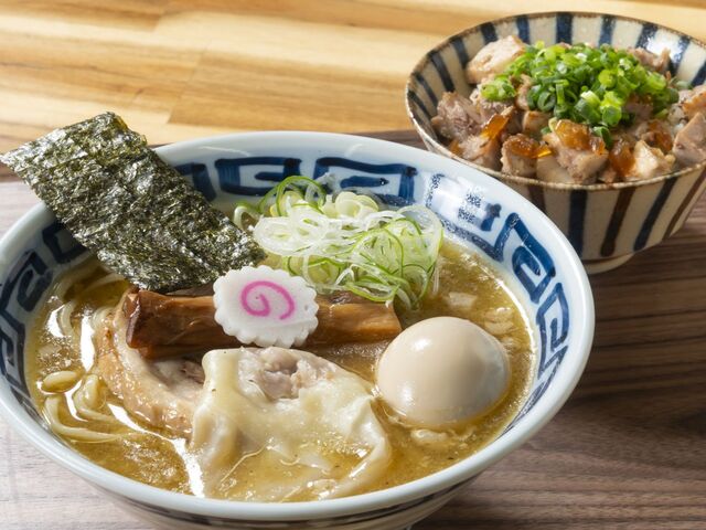 【富山グルメ】技とセンスで魅せる『らぁ麺 桔梗』が富山市にオープン