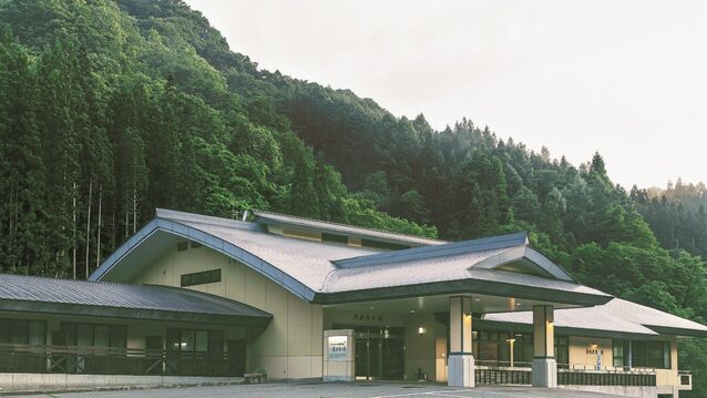 105823_04.jpg 105823_04.jpg