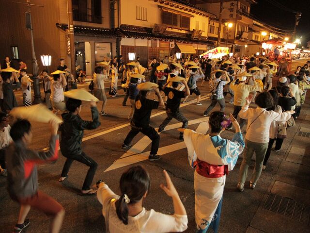 【富山イベント】南砺市で『第74回 城端むぎや祭』が開催